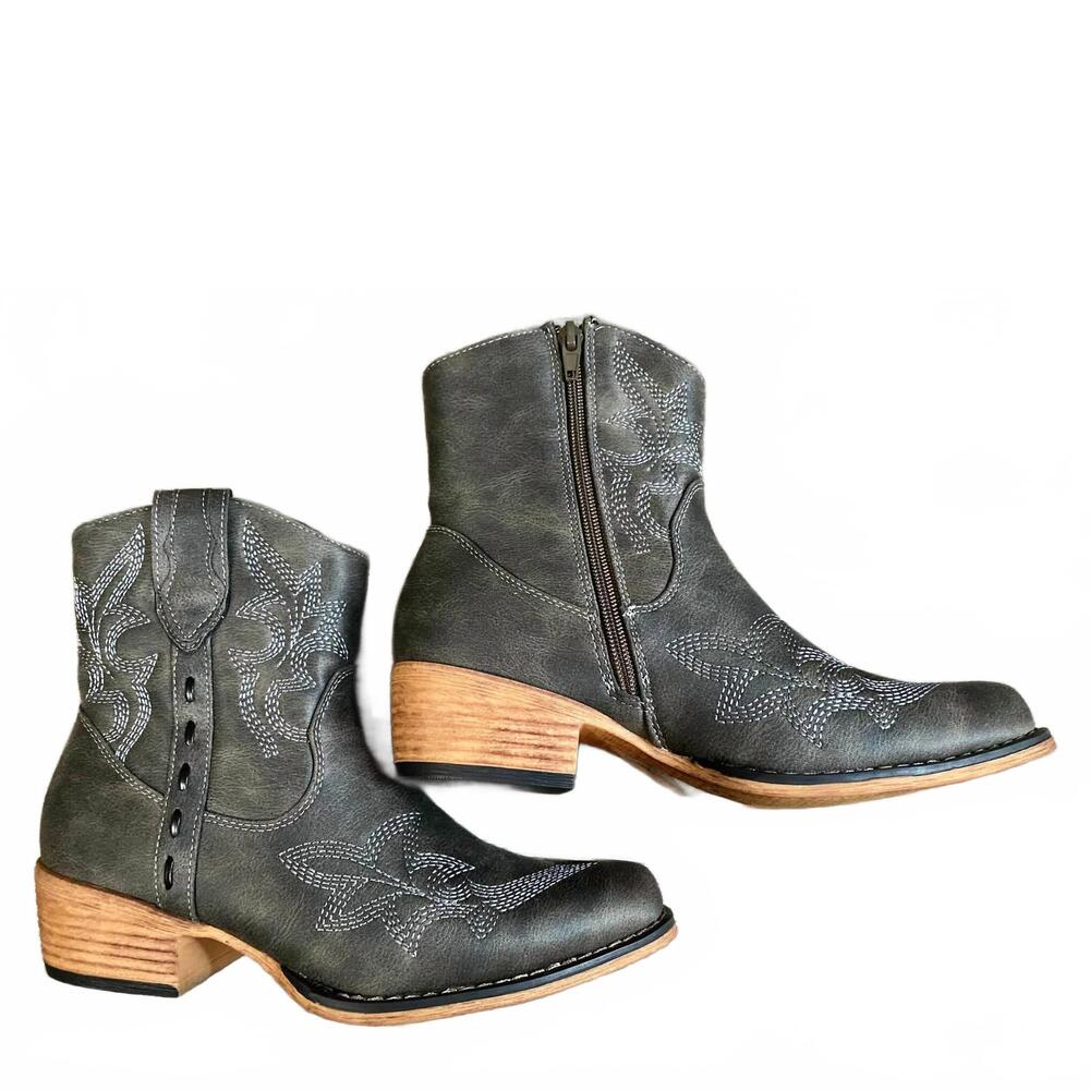 NEW PIERRE DUMAS women's the west ankle bootie in black - Picture 3 of 3